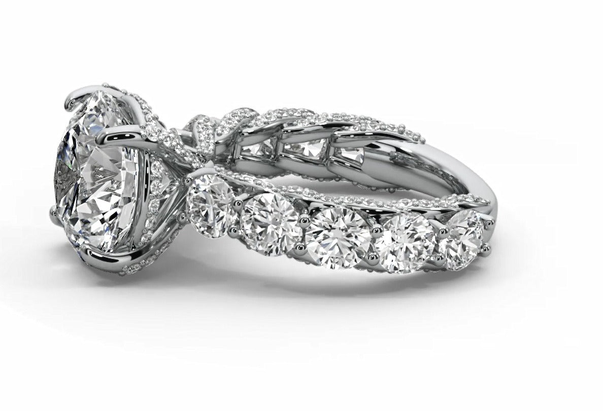 Graduated Round Moissanite Solitaire Engagement Ring – Gold Plated 925 Silver