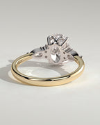 Oval Diamond Engagement Ring in 18K Yellow Gold