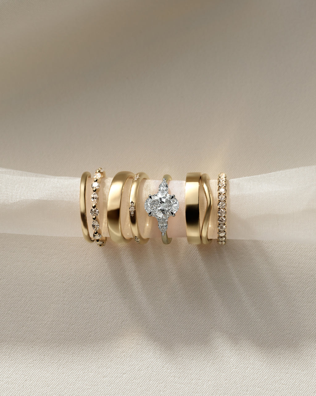 Oval Diamond Engagement Ring in 18K Yellow Gold