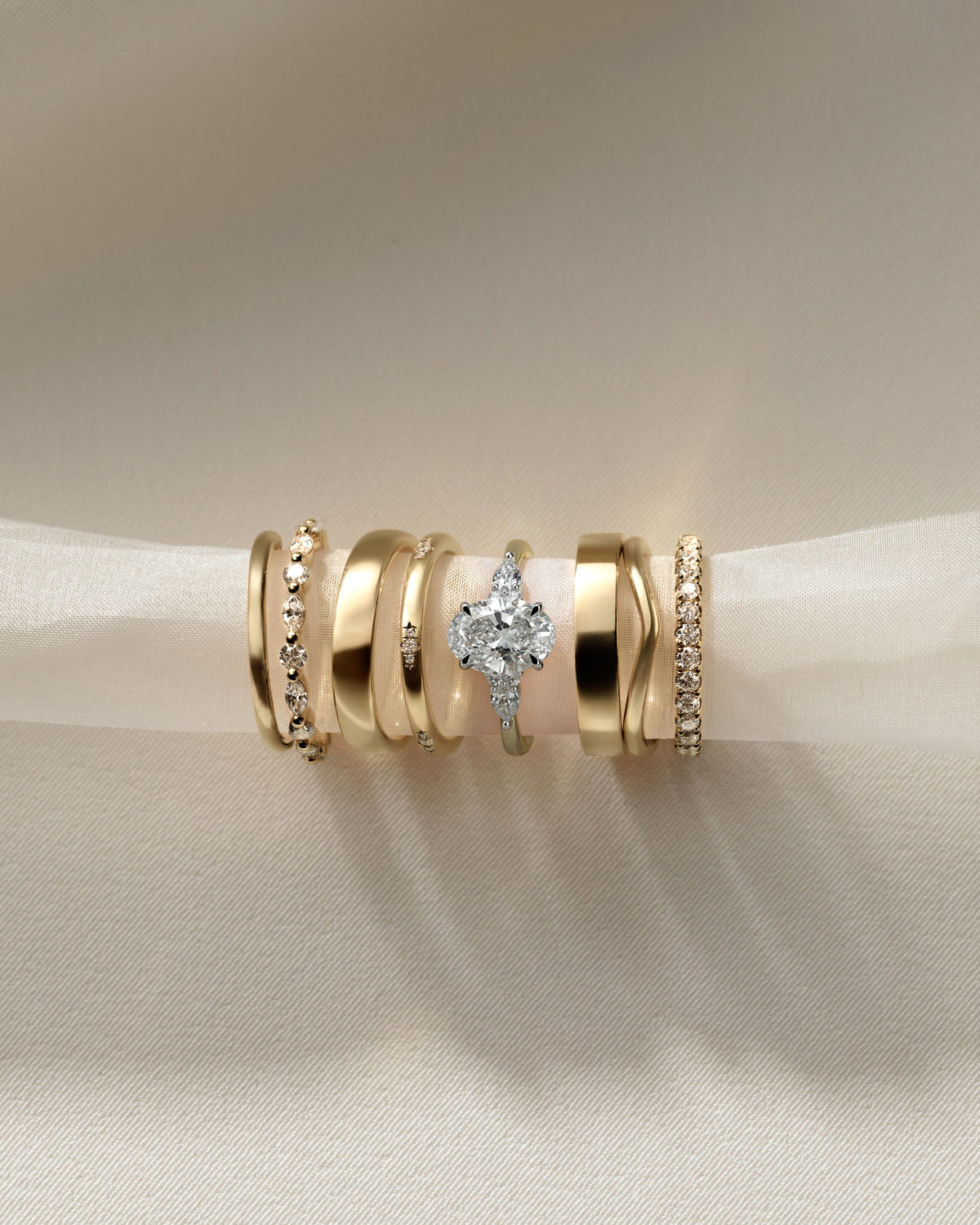 Oval Diamond Engagement Ring in 18K Yellow Gold