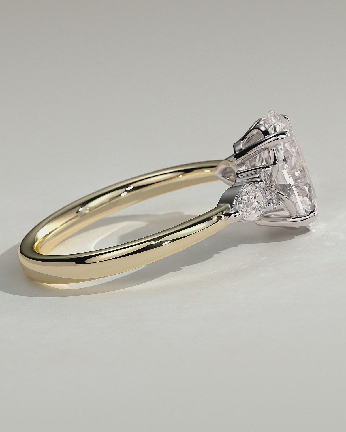 Oval Diamond Engagement Ring in 18K Yellow Gold